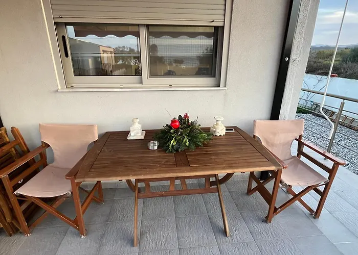 Blue Waves House 1 Soroni