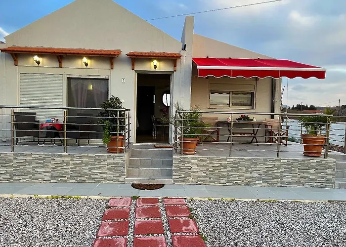 Blue Waves House 1 בית נופש